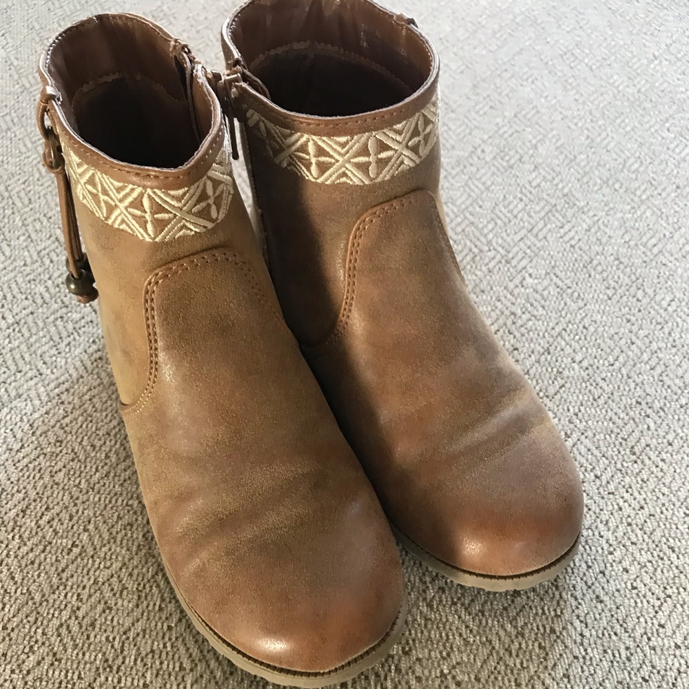 Girls sz 12 winter boots 2 pair brown/tan